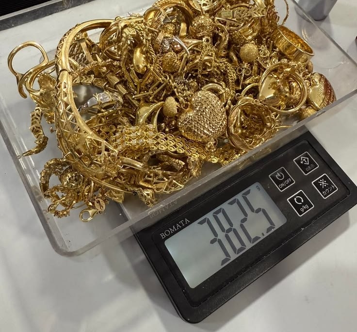 Descubrí qué tener en cuenta al vender oro y plata en Paraguay. Conocé cómo se calcula el valor de tus piezas y dónde realizar una tasación profesional.